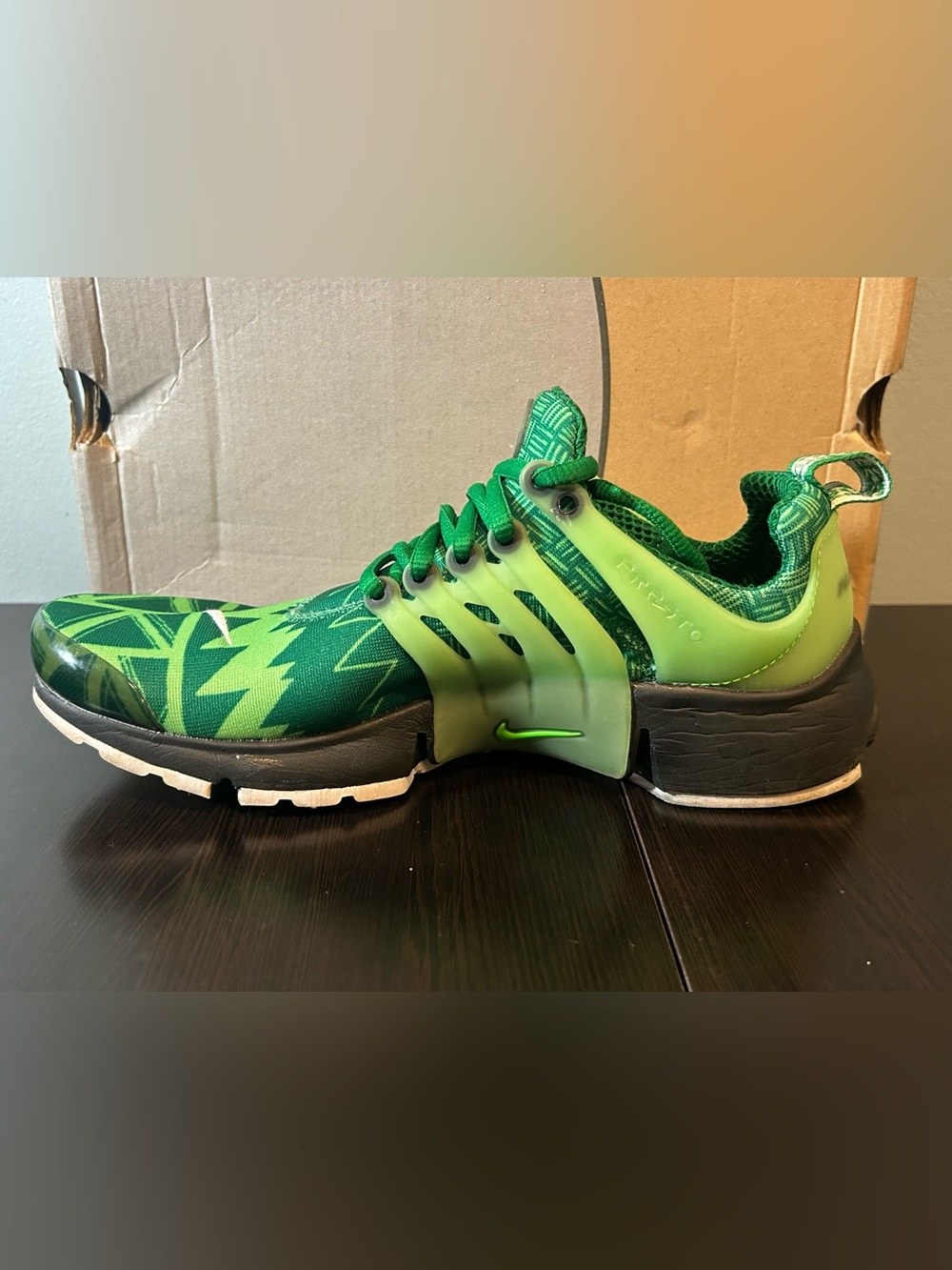 Nike women’s Air Presto ‘Naija’ pine green size small - Picture 8 of 15